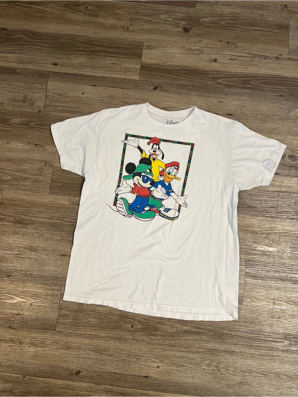 Walt Disney Mickey Mouse Donald & Goofy Hip Chill T-Shirt Men's Size XL White